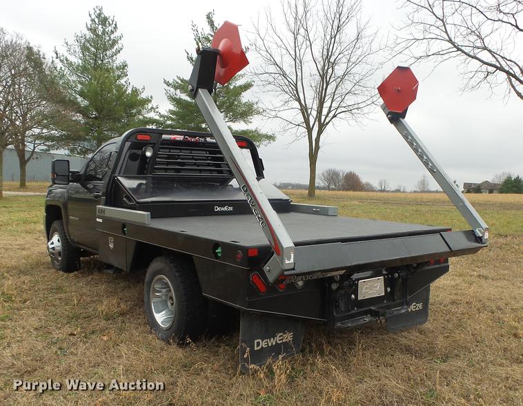 image for item DS9631 2015 Chevrolet Silverado 3500HD flatbed pickup truck