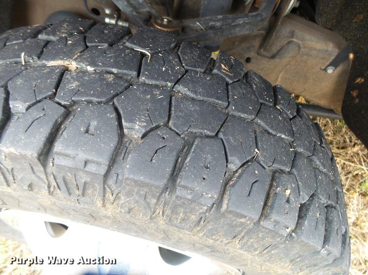 image for item DS9631 2015 Chevrolet Silverado 3500HD flatbed pickup truck