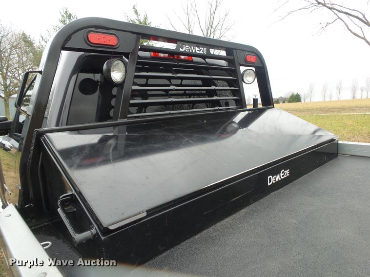 image for item DS9631 2015 Chevrolet Silverado 3500HD flatbed pickup truck