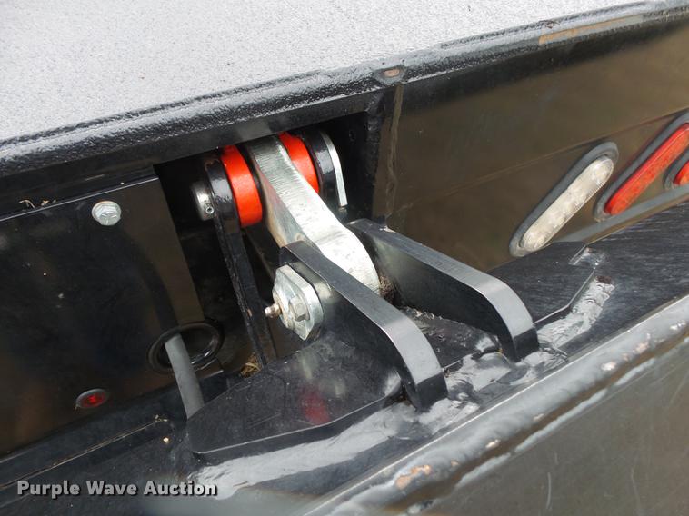 image for item DS9631 2015 Chevrolet Silverado 3500HD flatbed pickup truck