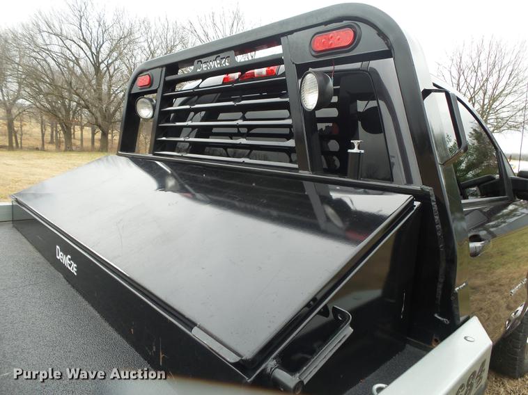 image for item DS9631 2015 Chevrolet Silverado 3500HD flatbed pickup truck