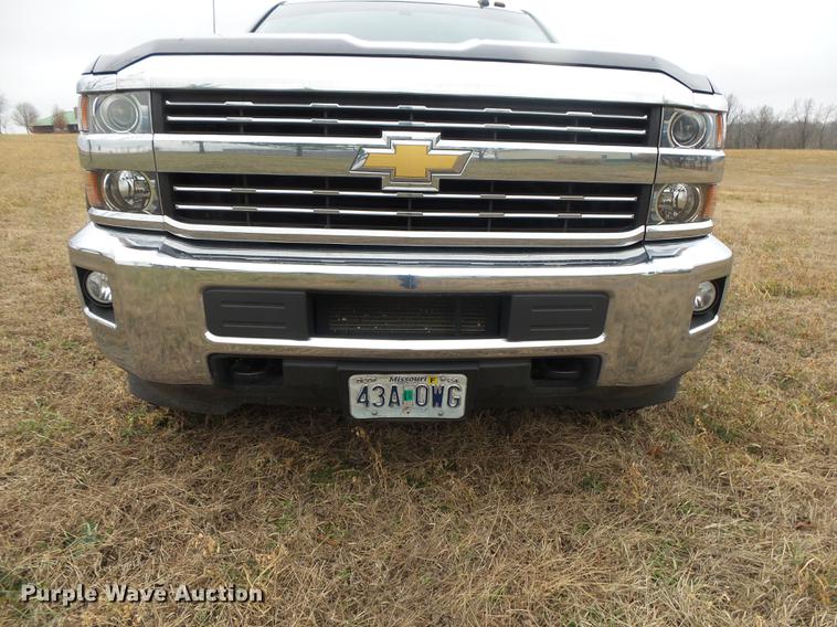 image for item DS9631 2015 Chevrolet Silverado 3500HD flatbed pickup truck