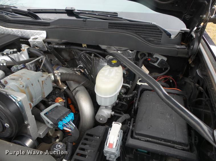 image for item DS9631 2015 Chevrolet Silverado 3500HD flatbed pickup truck