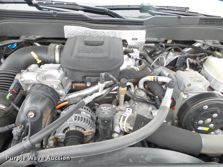 image for item DS9631 2015 Chevrolet Silverado 3500HD flatbed pickup truck