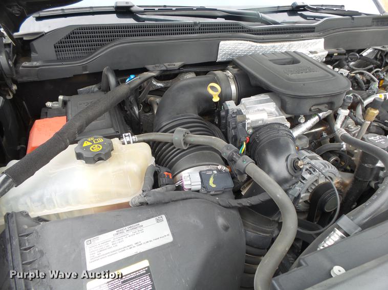 image for item DS9631 2015 Chevrolet Silverado 3500HD flatbed pickup truck