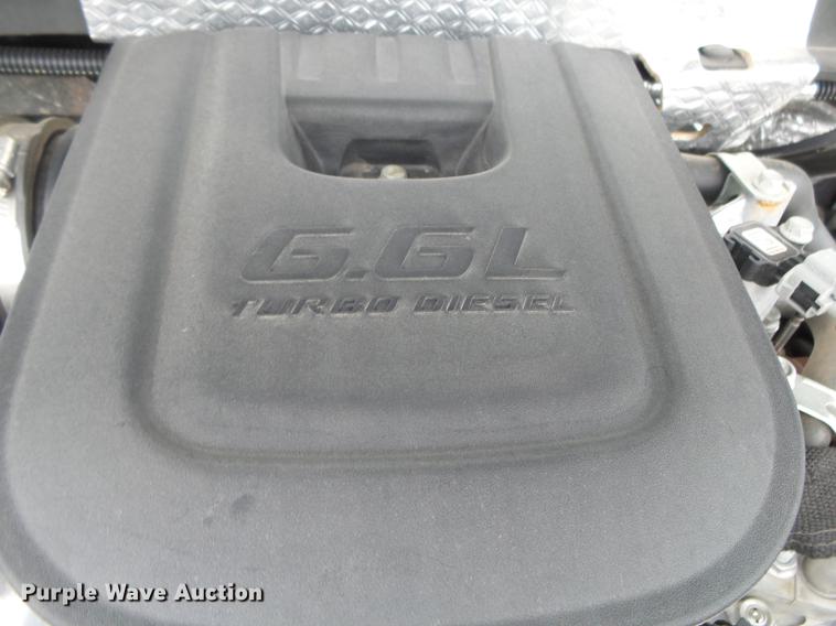 image for item DS9631 2015 Chevrolet Silverado 3500HD flatbed pickup truck