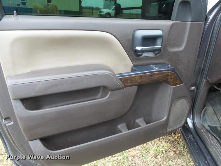 image for item DS9631 2015 Chevrolet Silverado 3500HD flatbed pickup truck