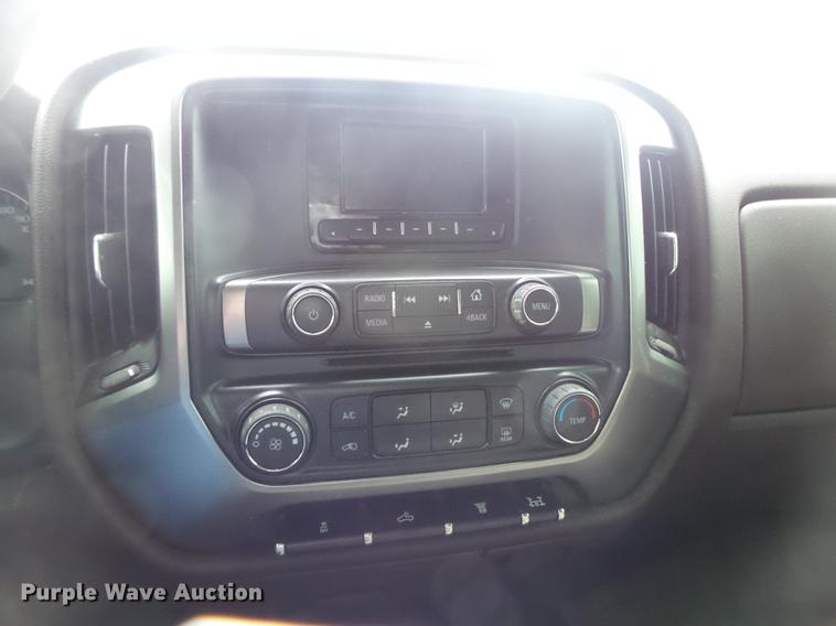 image for item DS9631 2015 Chevrolet Silverado 3500HD flatbed pickup truck