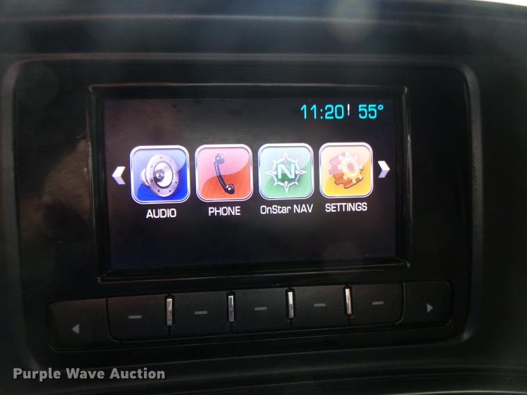 image for item DS9631 2015 Chevrolet Silverado 3500HD flatbed pickup truck