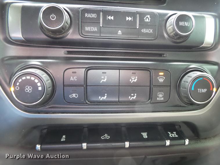 image for item DS9631 2015 Chevrolet Silverado 3500HD flatbed pickup truck