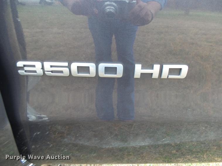 image for item DS9631 2015 Chevrolet Silverado 3500HD flatbed pickup truck