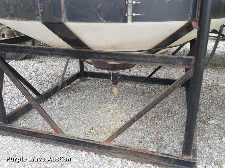 image for item DS9633 Zeneca poly tank