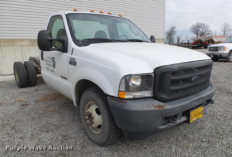 image for item DS9636 2004 Ford F350 truck cab and chassis