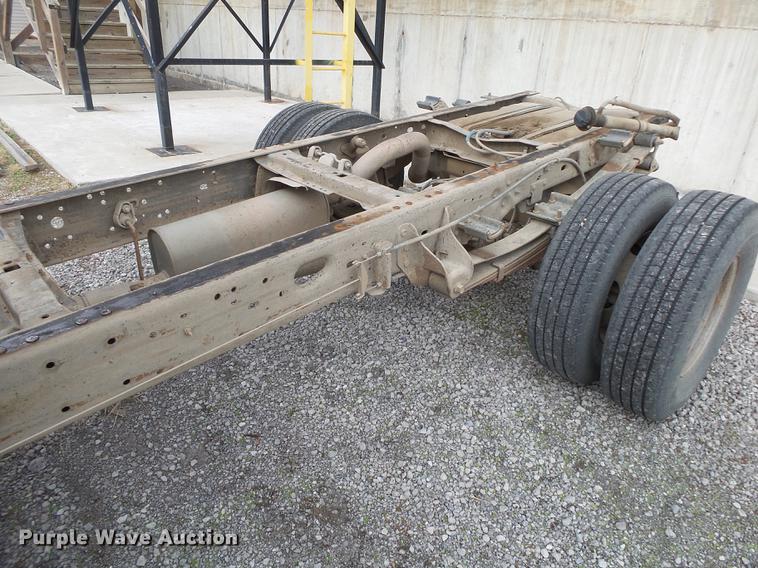 image for item DS9636 2004 Ford F350 truck cab and chassis