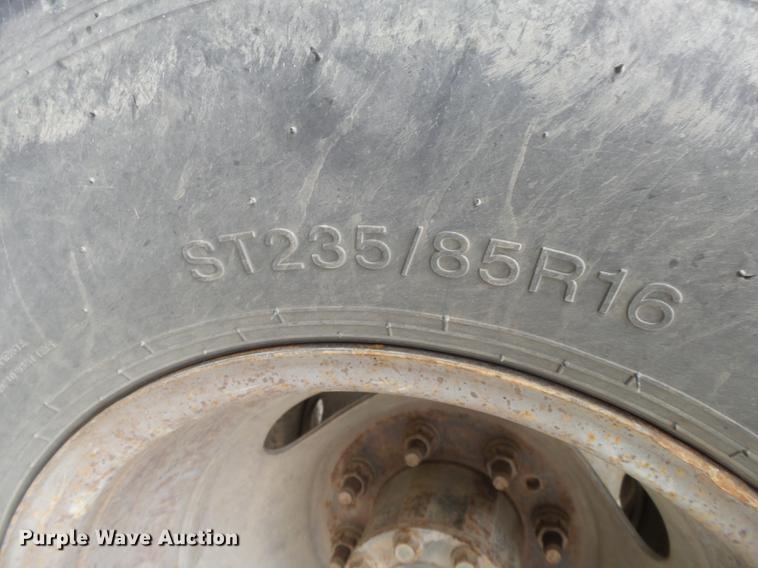 image for item DS9636 2004 Ford F350 truck cab and chassis