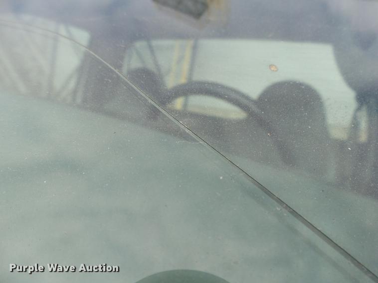 image for item DS9636 2004 Ford F350 truck cab and chassis