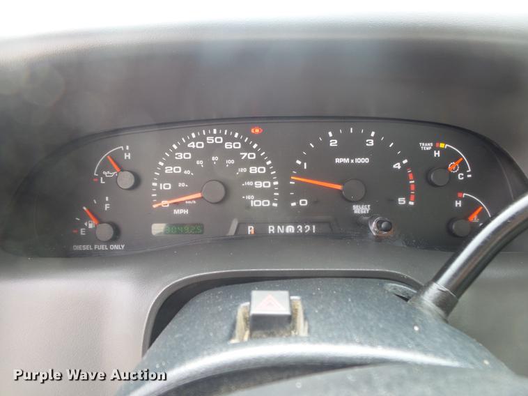 image for item DS9636 2004 Ford F350 truck cab and chassis