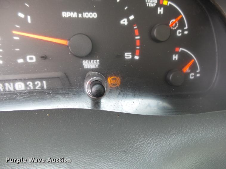 image for item DS9636 2004 Ford F350 truck cab and chassis