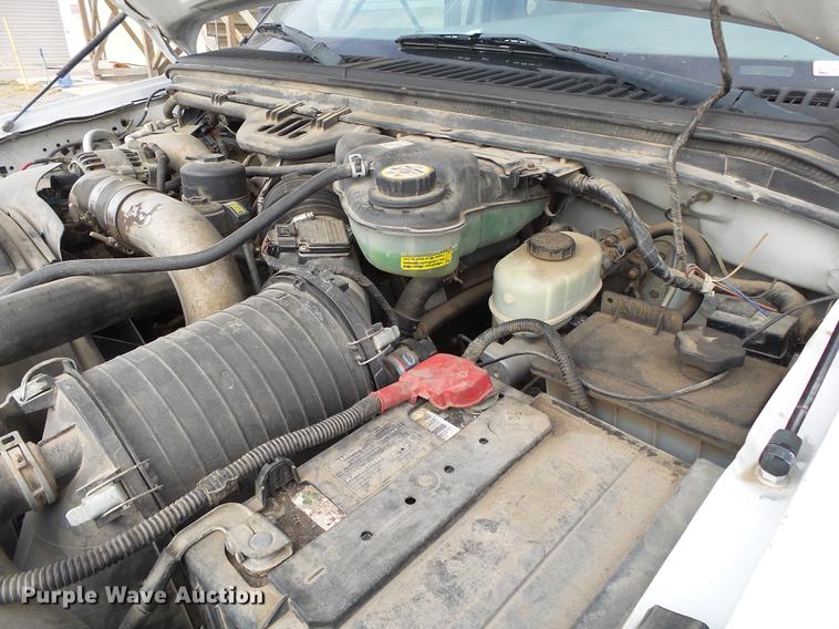 image for item DS9636 2004 Ford F350 truck cab and chassis