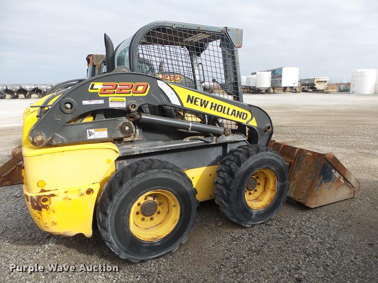 image for item DS9637 2012 New Holland L220 skid steer