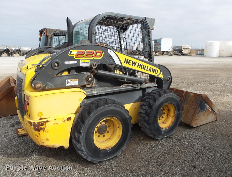image for item DS9637 2012 New Holland L220 skid steer