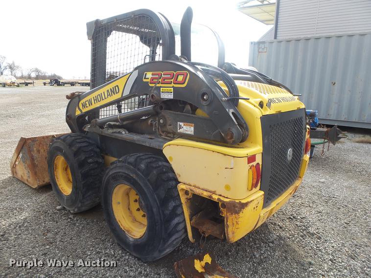 image for item DS9637 2012 New Holland L220 skid steer