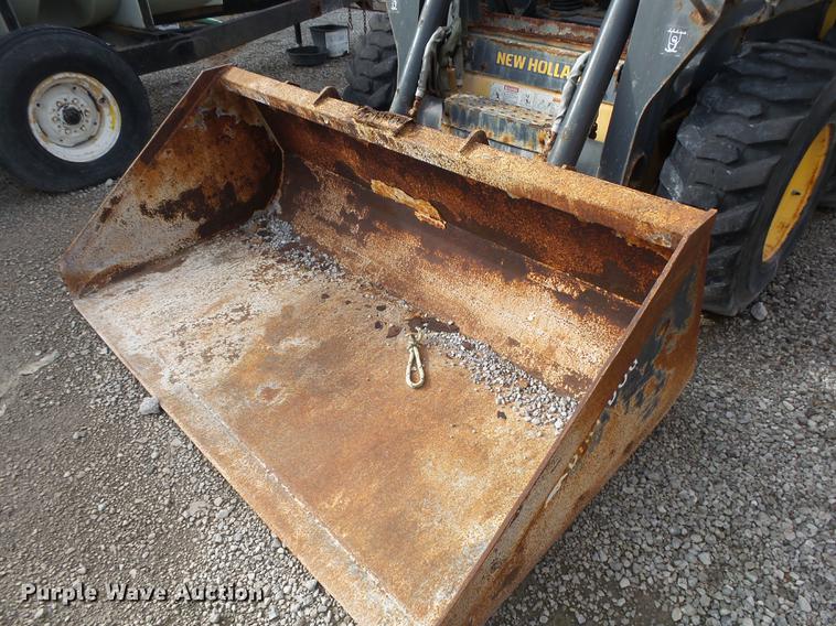 image for item DS9637 2012 New Holland L220 skid steer