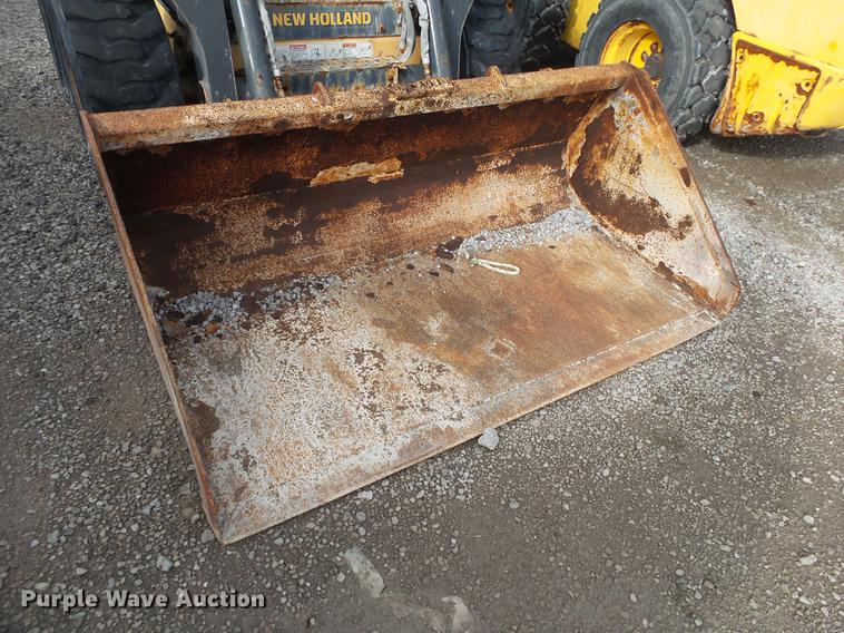 image for item DS9637 2012 New Holland L220 skid steer