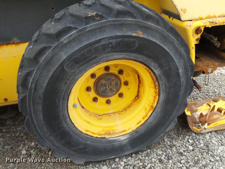 image for item DS9637 2012 New Holland L220 skid steer