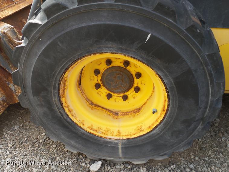 image for item DS9637 2012 New Holland L220 skid steer