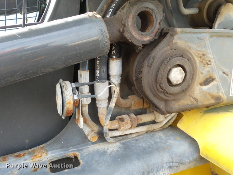 image for item DS9637 2012 New Holland L220 skid steer