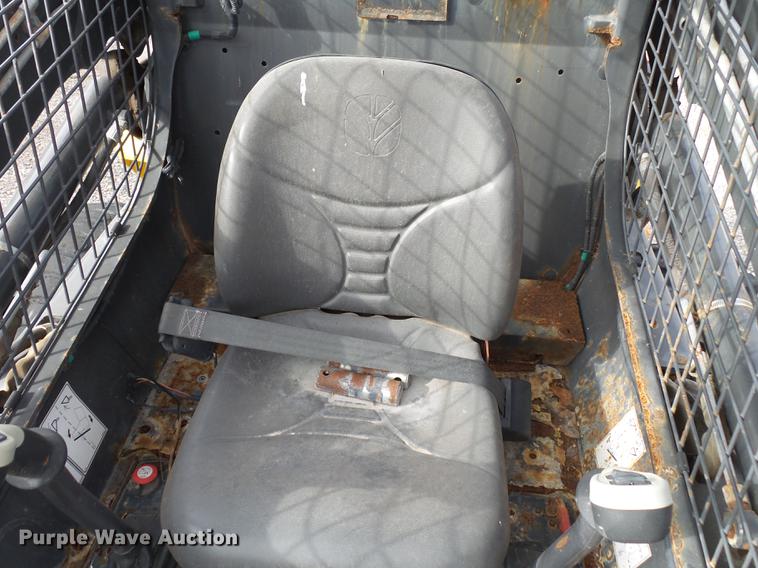 image for item DS9637 2012 New Holland L220 skid steer