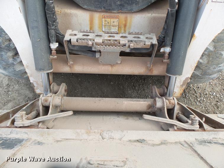 image for item DS9639 2015 Bobcat S530 skid steer