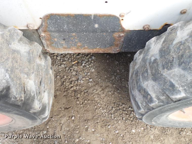image for item DS9639 2015 Bobcat S530 skid steer