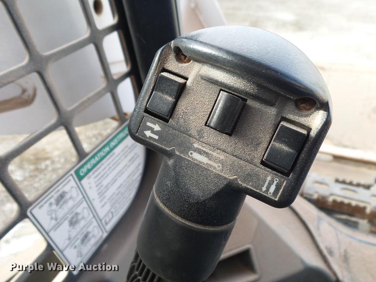 image for item DS9639 2015 Bobcat S530 skid steer