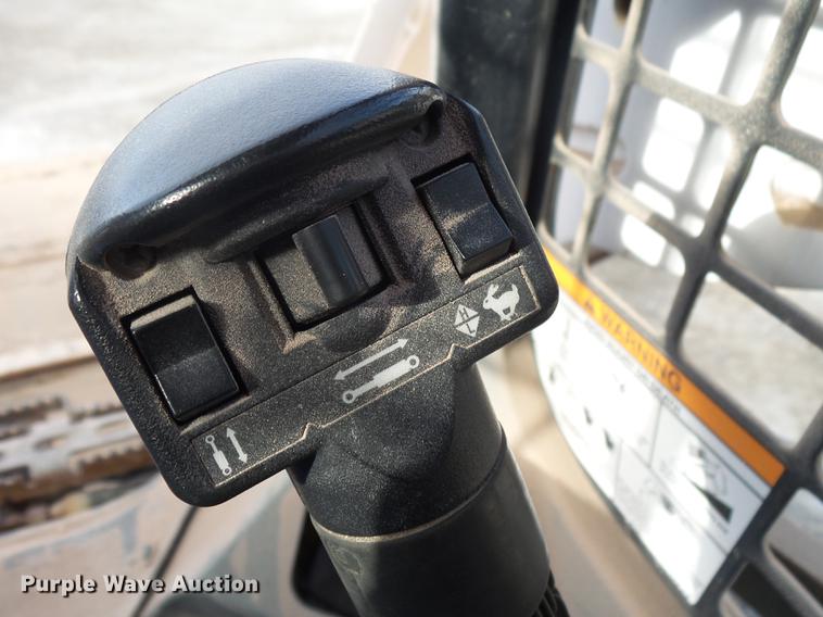 image for item DS9639 2015 Bobcat S530 skid steer