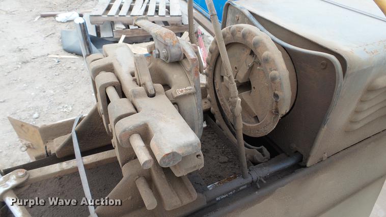 image for item DT9498 Oster 555UT pipe and bolt threader