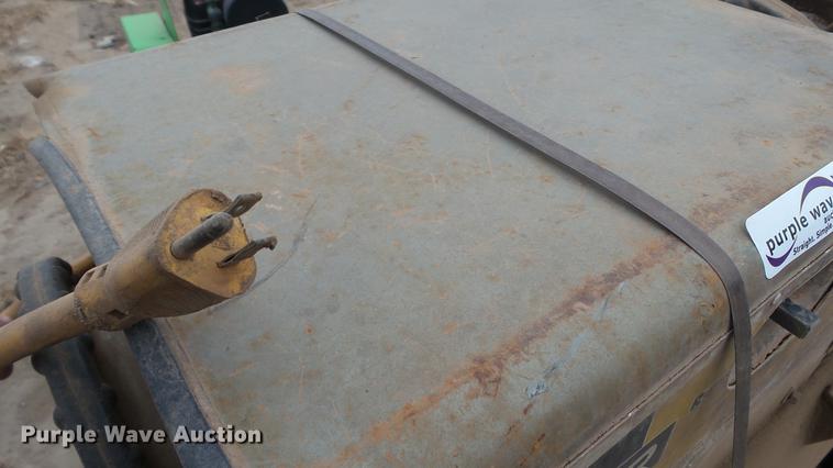 image for item DT9498 Oster 555UT pipe and bolt threader