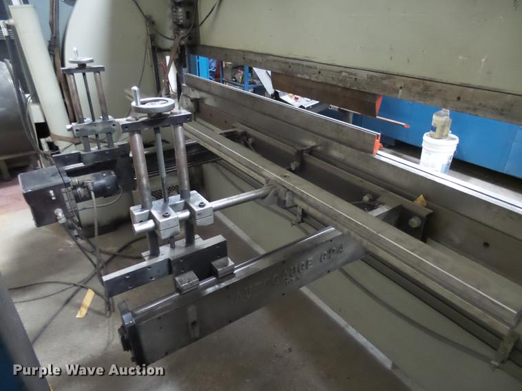image for item DX9014 1994 Accurpress 713010 press brake