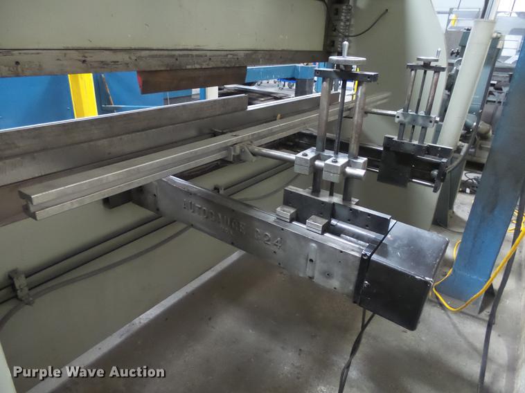 image for item DX9014 1994 Accurpress 713010 press brake