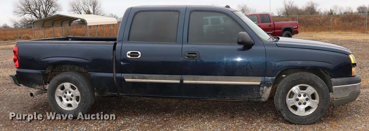 image for item EC9312 2005 Chevrolet Silverado 1500 Crew Cab pickup truck