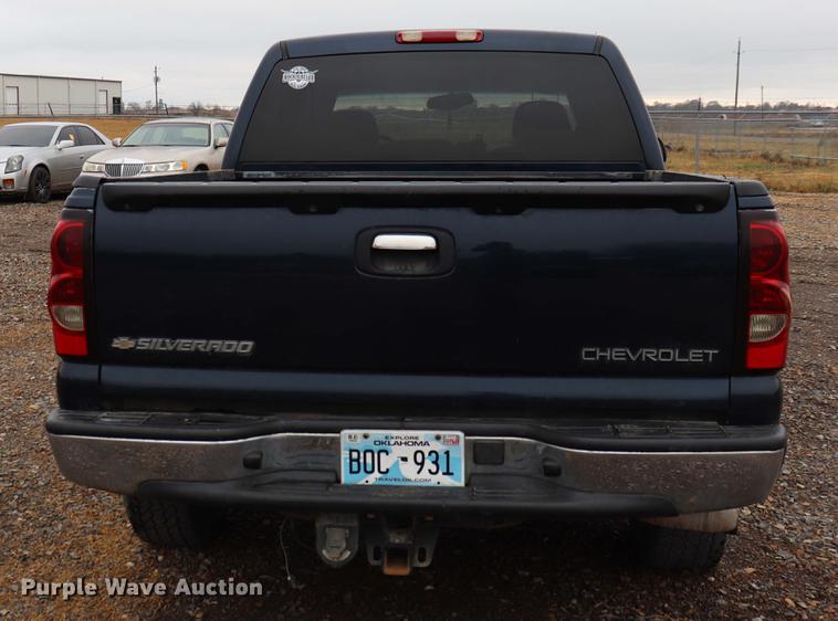 image for item EC9312 2005 Chevrolet Silverado 1500 Crew Cab pickup truck