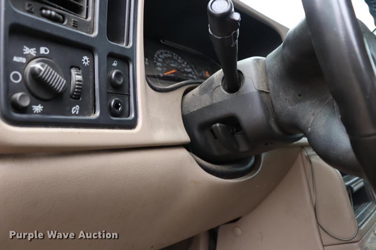 image for item EC9312 2005 Chevrolet Silverado 1500 Crew Cab pickup truck