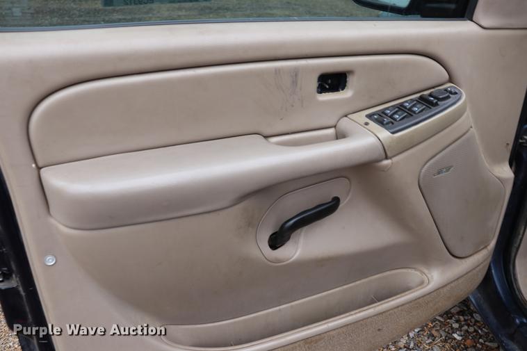 image for item EC9312 2005 Chevrolet Silverado 1500 Crew Cab pickup truck