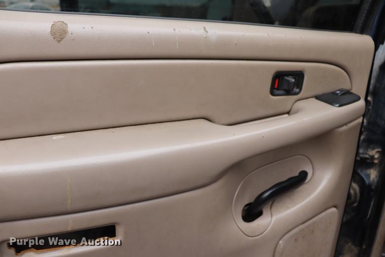 image for item EC9312 2005 Chevrolet Silverado 1500 Crew Cab pickup truck