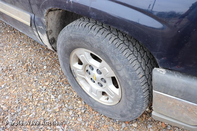 image for item EC9312 2005 Chevrolet Silverado 1500 Crew Cab pickup truck