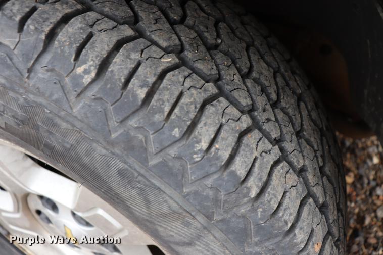 image for item EC9312 2005 Chevrolet Silverado 1500 Crew Cab pickup truck