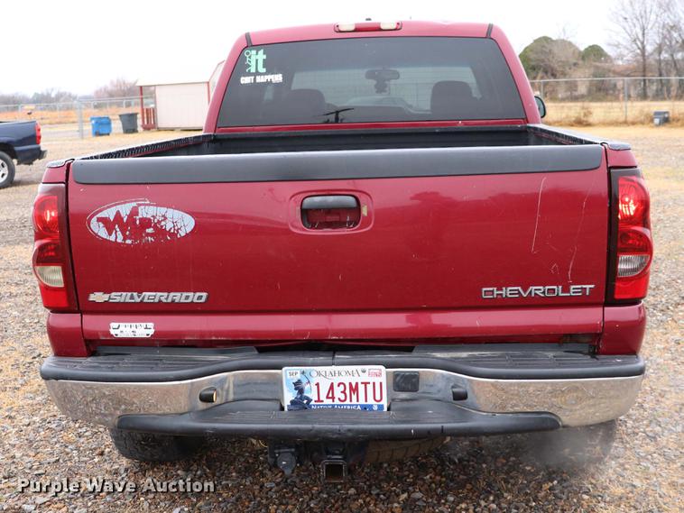 image for item EC9313 2005 Chevrolet Silverado 2500HD Crew Cab pickup truck