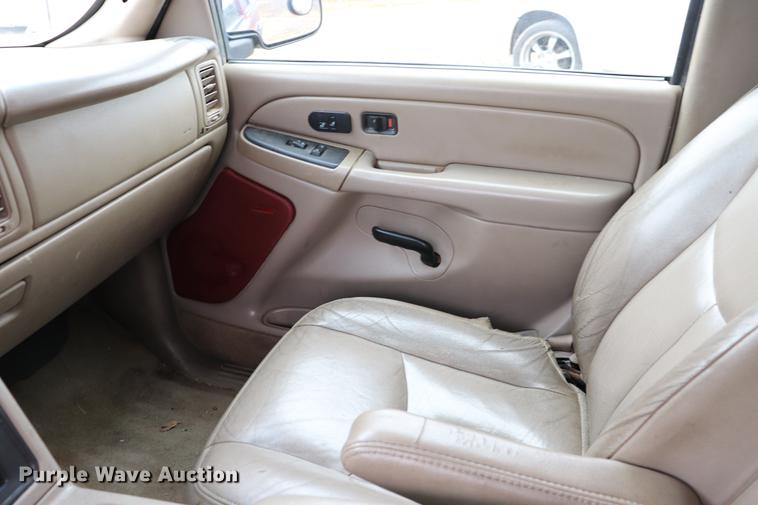 image for item EC9313 2005 Chevrolet Silverado 2500HD Crew Cab pickup truck