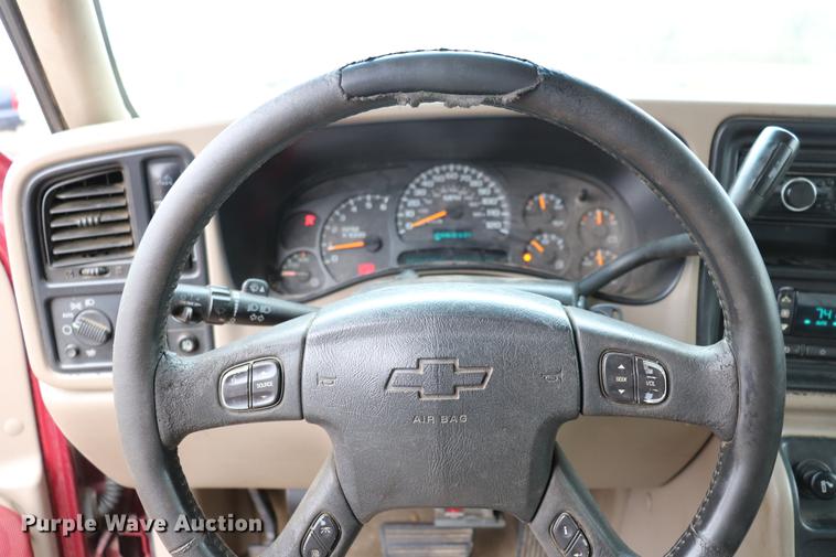 image for item EC9313 2005 Chevrolet Silverado 2500HD Crew Cab pickup truck